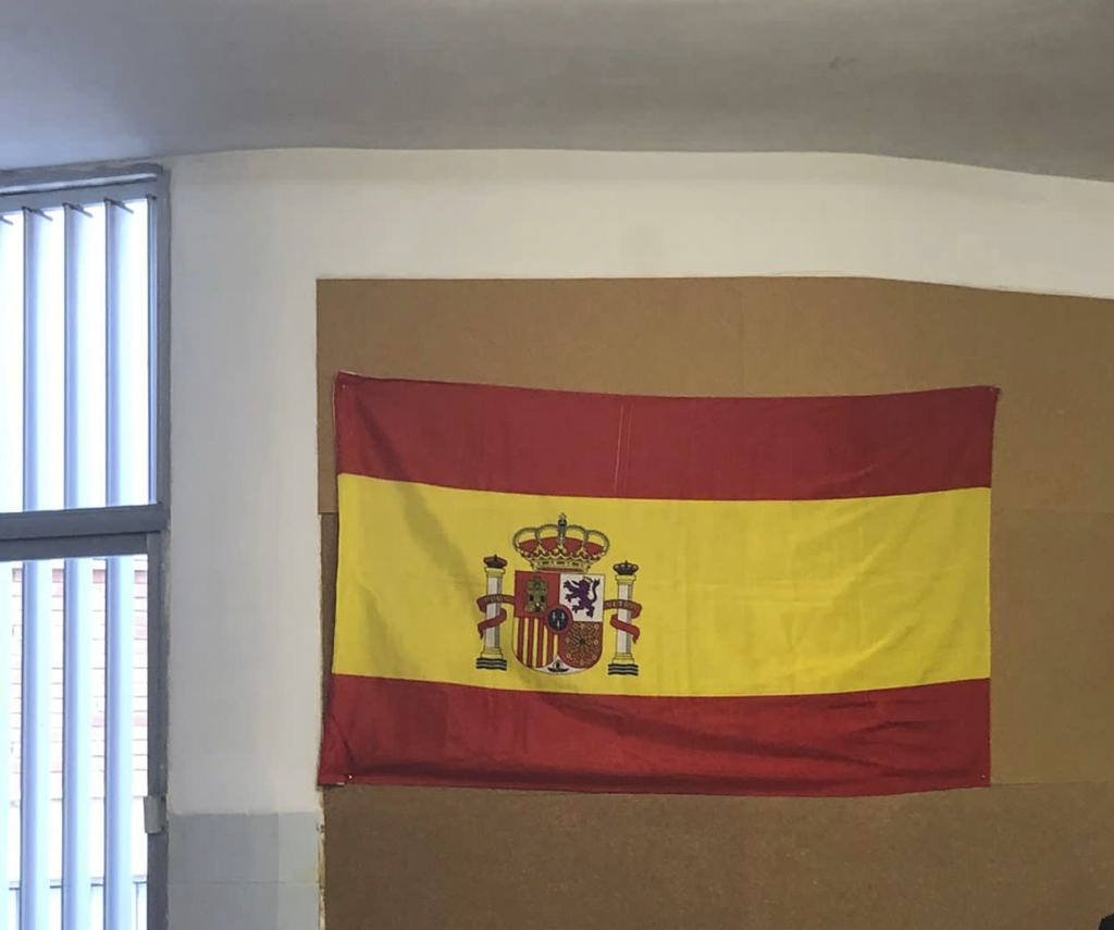 Die Schule in Palma, in der eine ganze Klasse wegen des Aufhängens einer spanischen Flagge zur Unterstützung der Nationalmannschaft ausgewiesen wurde, leitet eine Untersuchung ein