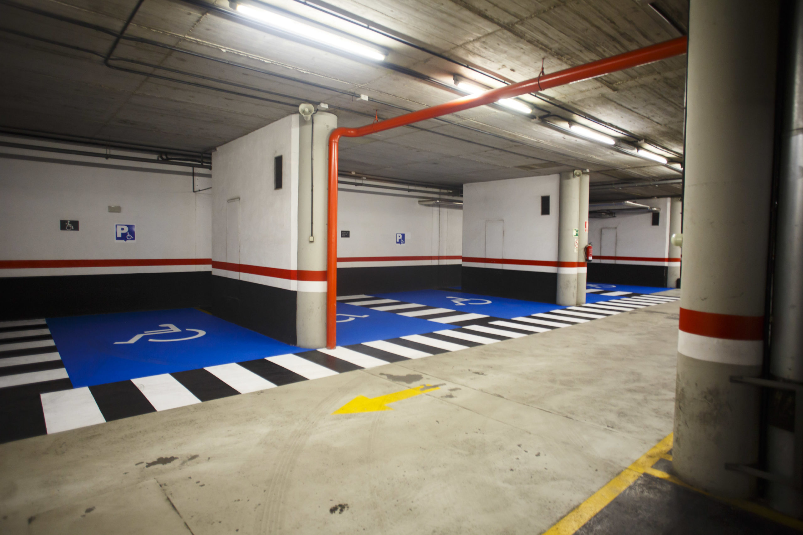Sechs Monate Gefängnis, weil er das Auto mit einer falschen Karte auf einem Parkplatz für Menschen mit eingeschränkter Mobilität geparkt hat