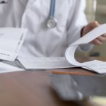 Ein Patient verprügelt einen Arzt in einem Gesundheitszentrum in Marratxí „wild“.